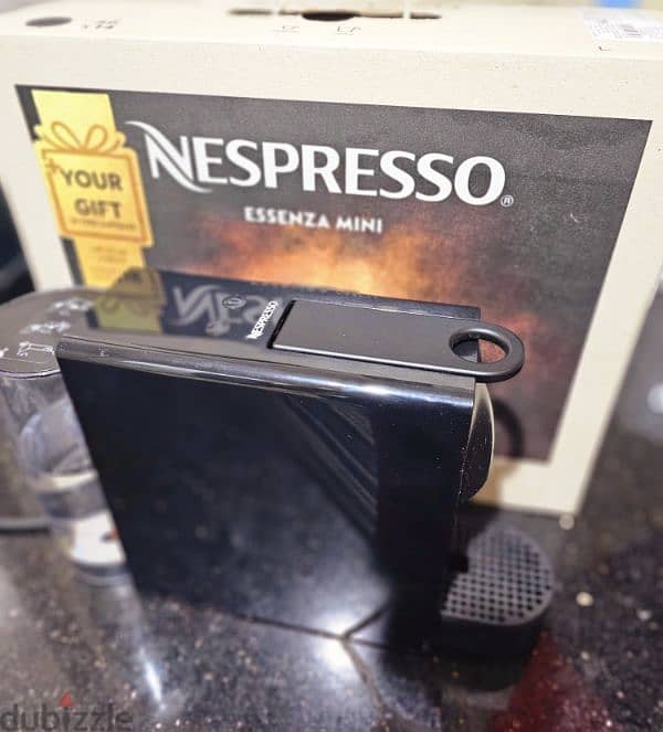 Coffe Machine: Nespresso Essenza Mini + more than 20 Capsules Free 1