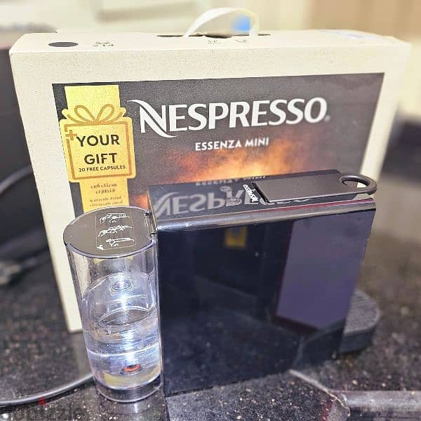 Coffe Machine: Nespresso Essenza Mini + more than 20 Capsules Free 2