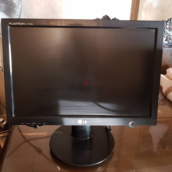 شاشتين Dell و LG  حجم 17 بوصه 1