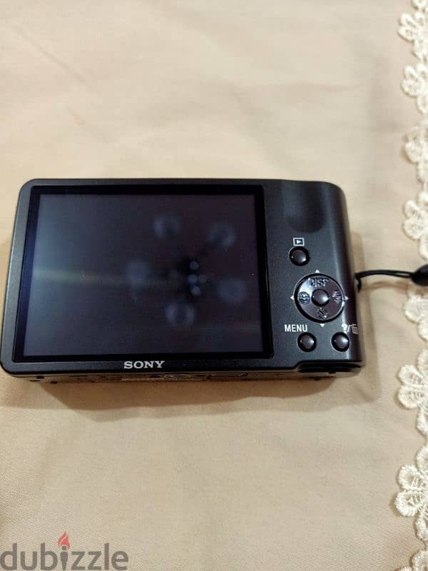 Sony cyber-shot DSC -H70 7