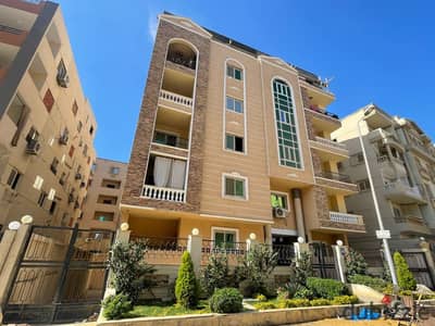 For sale, 216 sqm apartment, immediate receipt, semi-finished, second floor, elevator, in Southern Lotus, new cairo