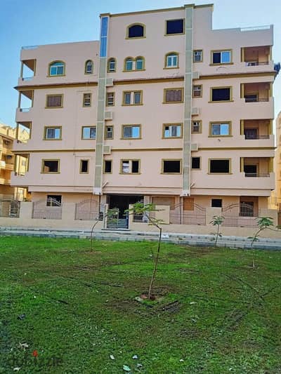 Apartment for immediate receipt, 230 sqm, ultra finished, super luxury, nautical, in El Banafseg, First Settlement Buildings, steps from North 90th St