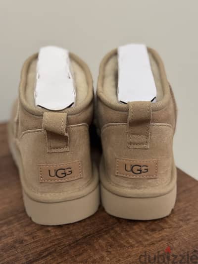 UGG