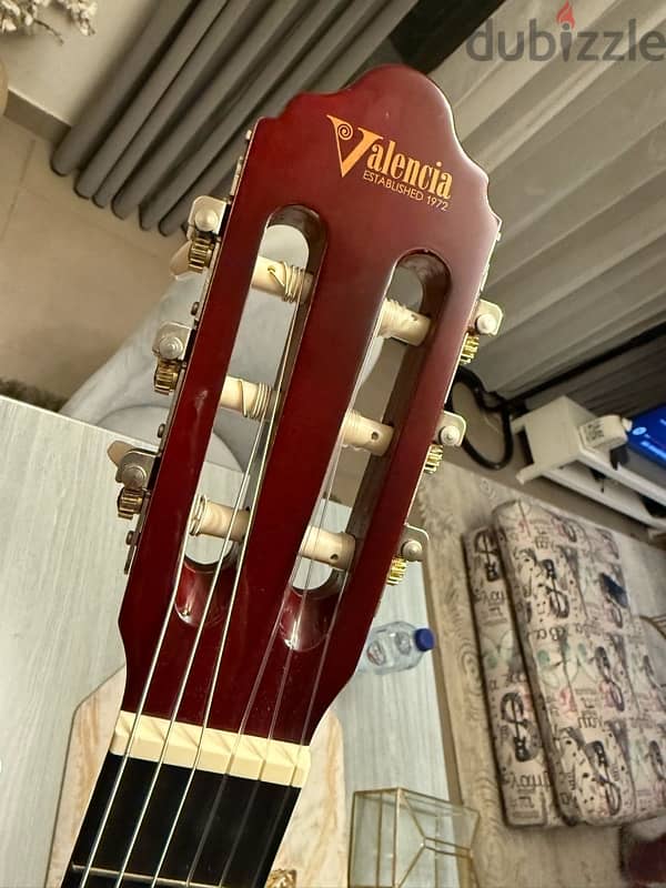 valencia guitar like new 2