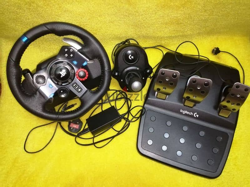 Logitech G29 Racing Wheel with shifter 4