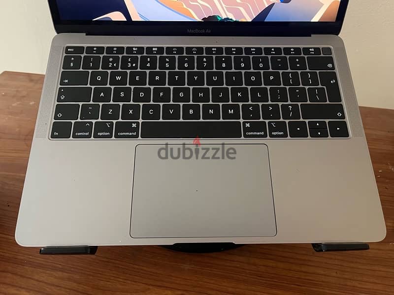 Apple MacBook Air 2018 - like new 8