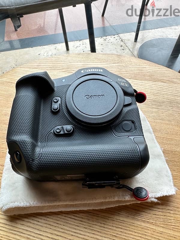 Canon EOS R3 Mirrorless Camera (perfect condition ) 7K count 1