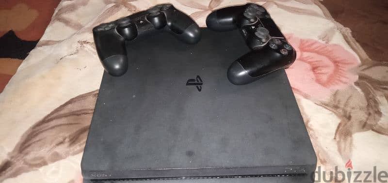 PS4 Slim 1