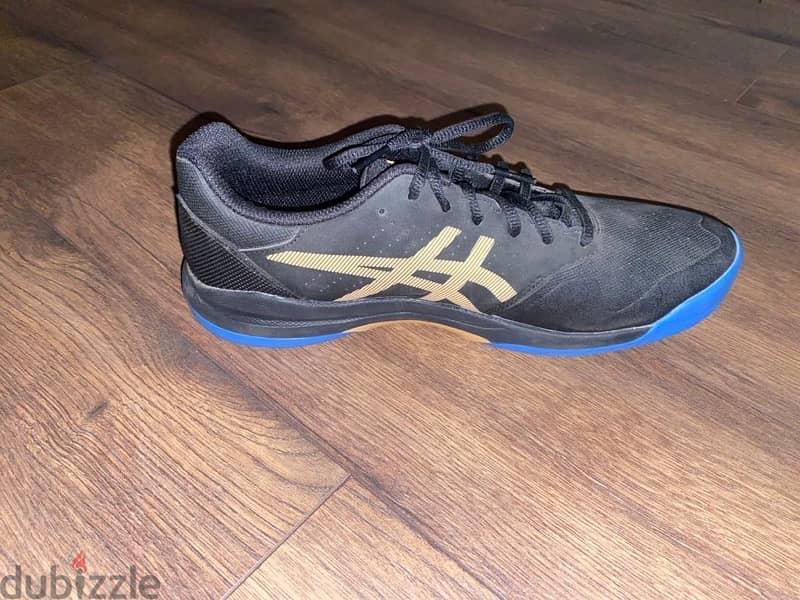 ASICS tennis shoes 1