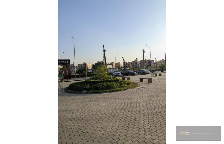 A commercial store for rent on the tourist promenade with a distinctive view, directly connected to Dahshur, Sheikh Zayed, in the most lively area. 0