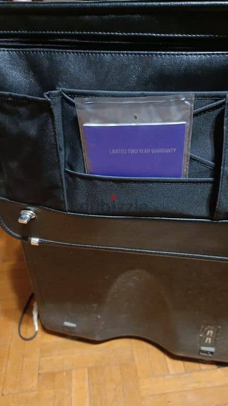 Samsonite  classic genuine leather brief case never used 1