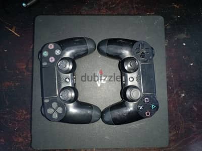 ps4 500g with 2 controllers , need for speed heat and gta5