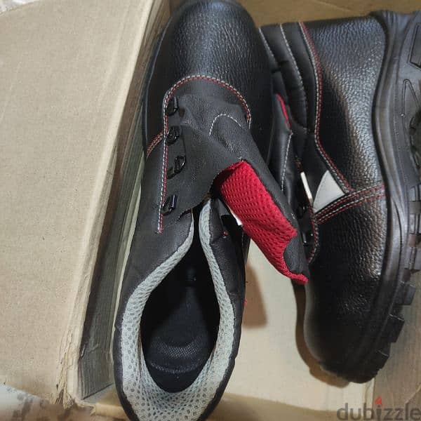 WAQ Safety shoes 1