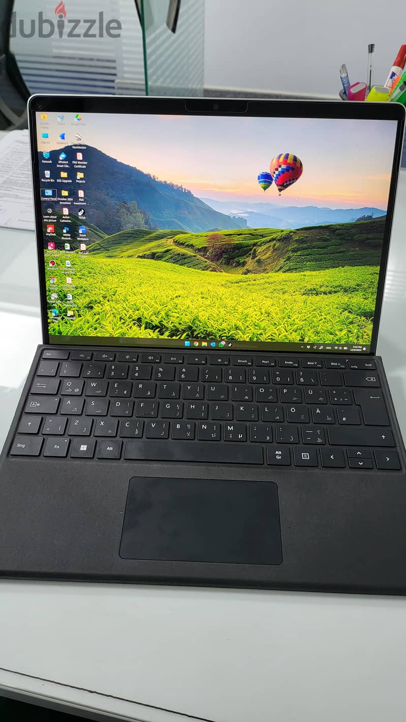 Microsoft Surface Pro 9 - Core i5 12th Gen, 16Gb Ram, 1Tb ssd 9