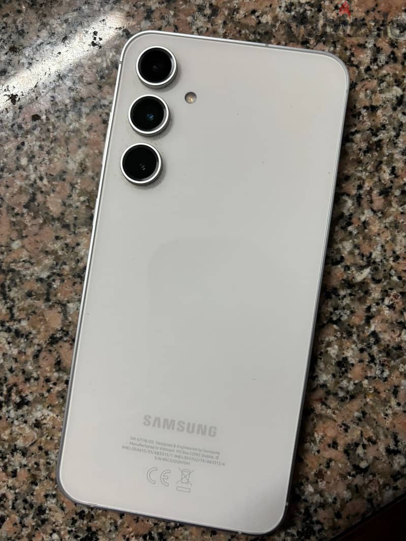 Samsung S23 FE White 1