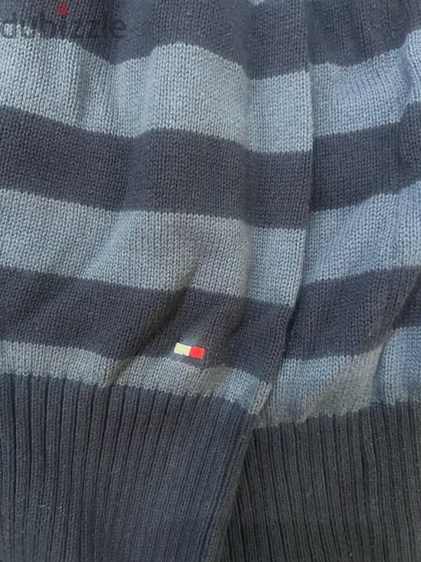 Tommy Hilfiger size large in mint condition 1