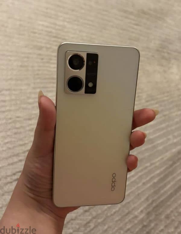 لقطه للبيع oppo reno 8 بحالة كسر زيرو بجميع مشتملاته 5