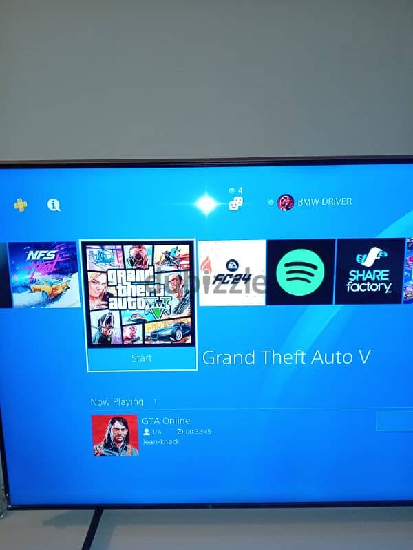 ps4 500g with 2 controllers , need for speed heat and gta5 4