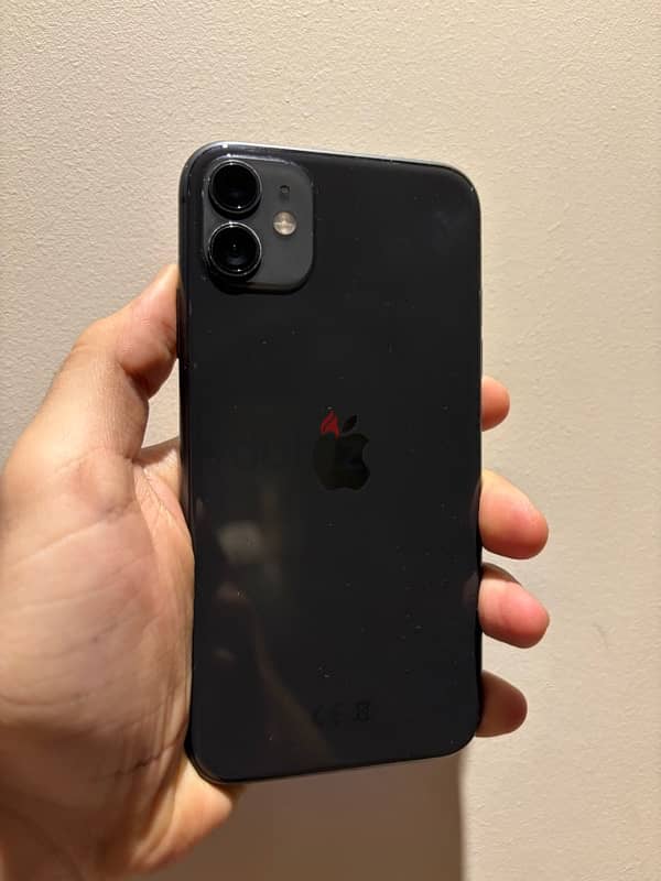 iPhone 11 black 3