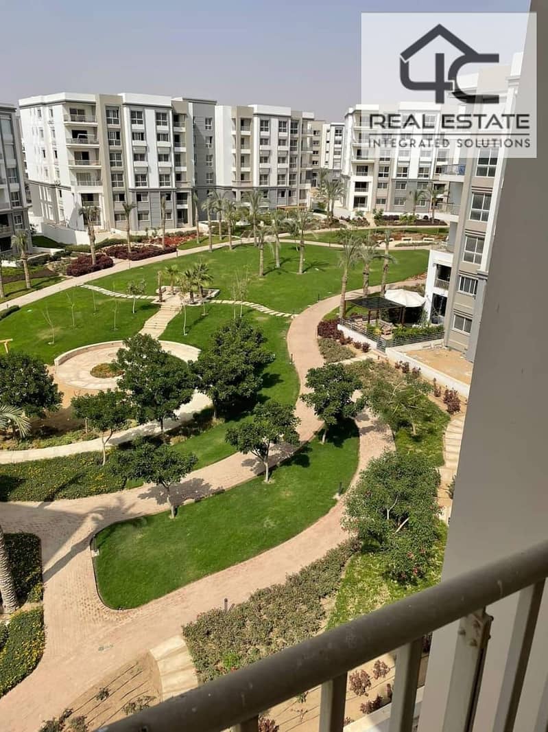 Apartment for sale in Fifth Settlement area ​​171 m 3 bedrooms and nanny room with a down payment and installments in Hyde Park 0