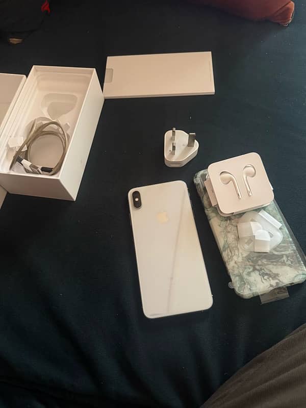 Apple iPhone XsMax - 256 Gb - Good Condition 3