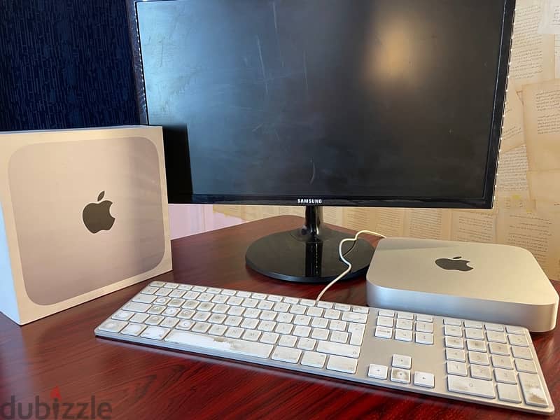 Mac mini m1 بشاشة سامسونج وكيبورد أبل 0