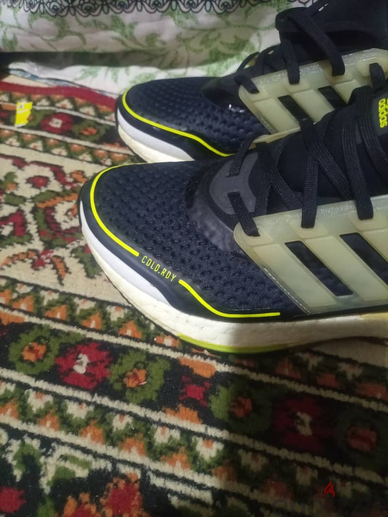 adidas ultra. boost. . orginal. . Siz. . 42 9