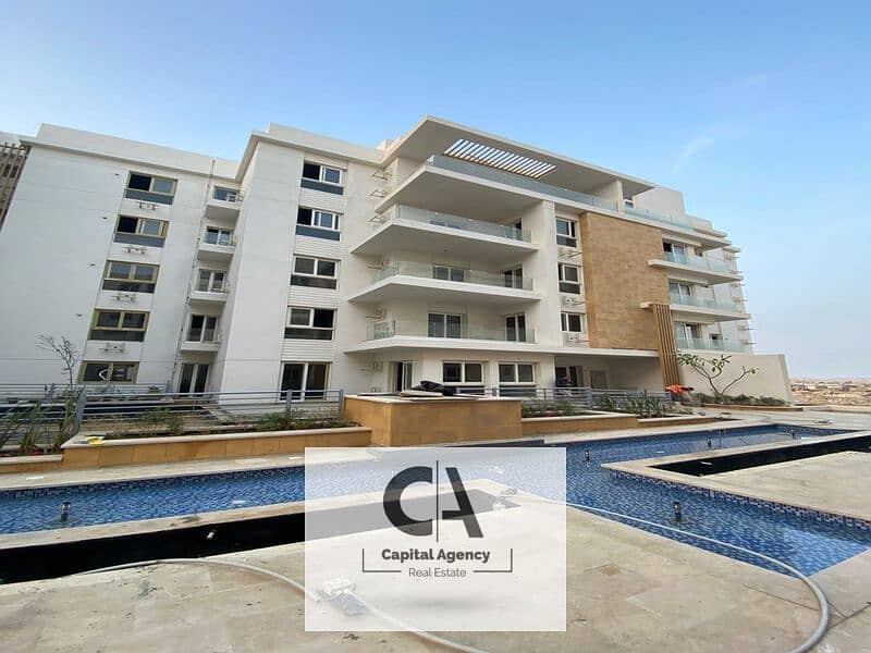 With only 10% down payment, an apartment for sale in Mountain View iCity in the heart of October | Prime location with view on the lagoon 0