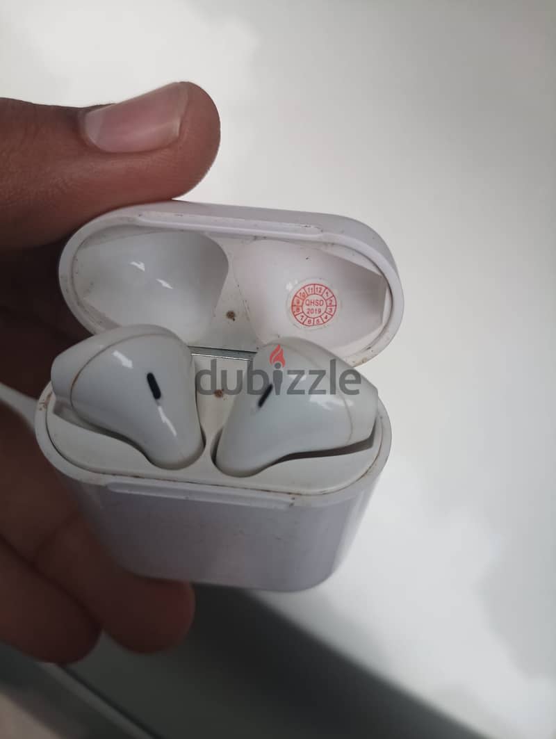 airpods i11 1