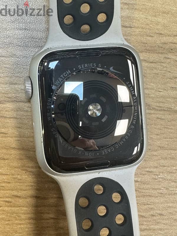 Apple Watch Series 5 Nike Edition 44m 3