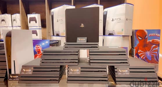 playstation pro 1tera PS4 used like new  2 controller + 10 games free