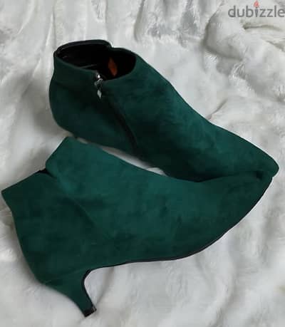 Green Solid Color Classic Boots With Side Zipper