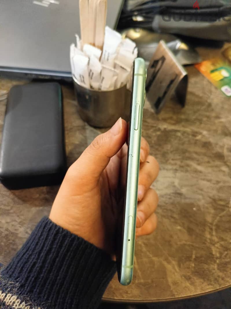 Iphone 11 green شريحتين 4