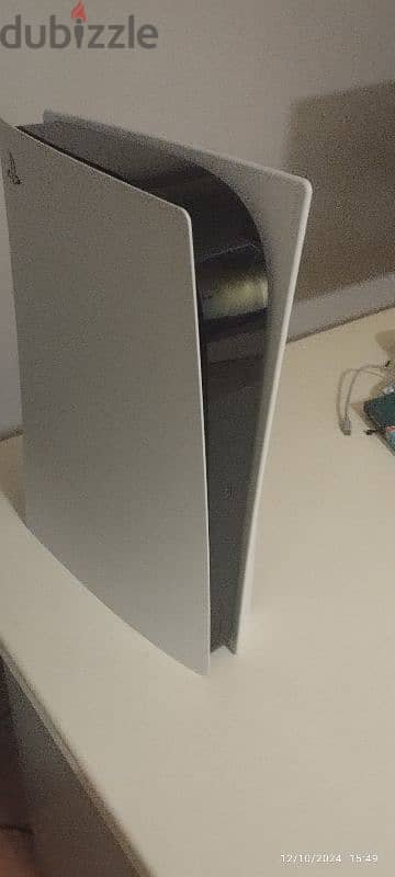 Ps5 With controller (Very good condition) 2