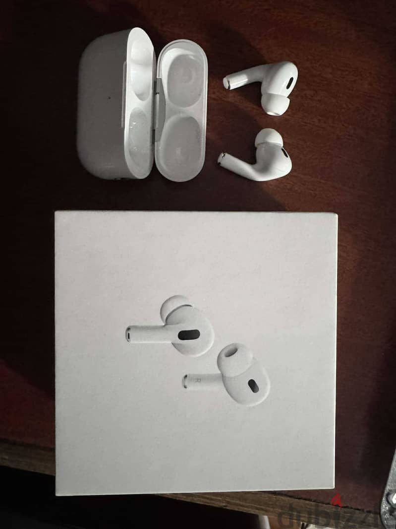 Apple Airpods Pro Gen2 (Lightning) 4