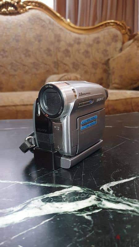 Sony Handycam DCR-HC96 0