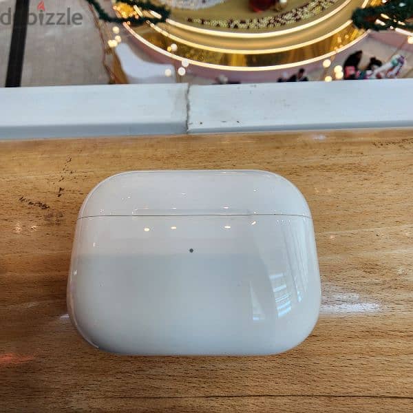 بوكس شحن فقط Airpods pro 2 جيل تاني استعمال ايام بدون خدش 1