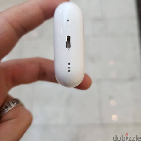 charging case Airpods pro 2 generation  كيس الشحن بدون سماعات بدون خدش 0