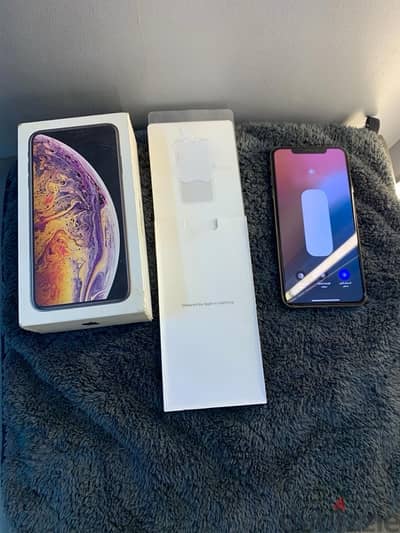 iPhone XS Max 64g. gold