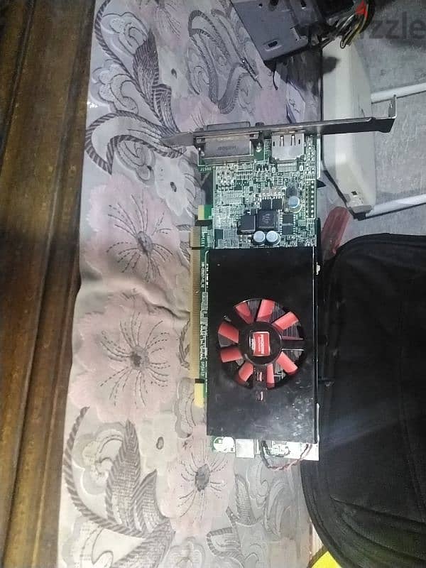 كرت شاشه amd 8570 1gb GDDR3 4