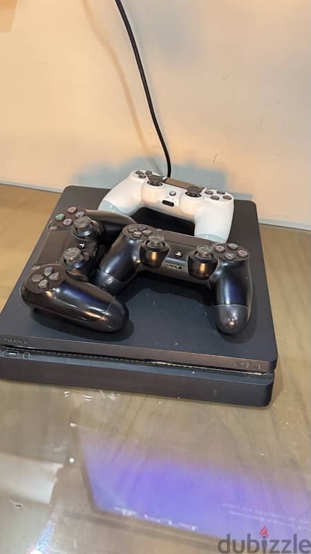 PlayStation 4 slim 0