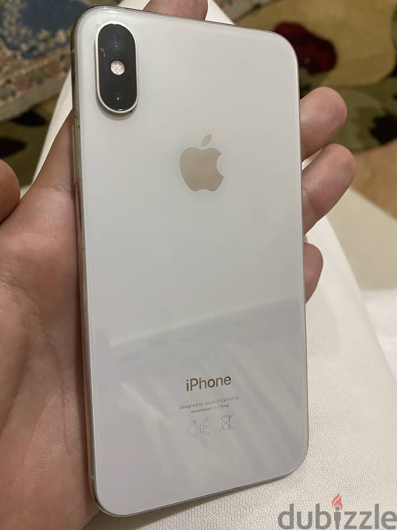 Iphone XS 64 giga with box good condition 0