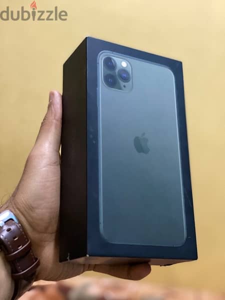 iphone 11 pro max for sale no scratches with box 7