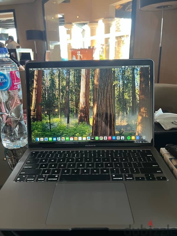 macbook air 2020 M1 like new 0