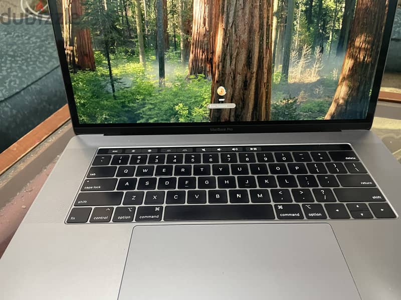 Apple A1990 MacBook Pro Mid 2018 1