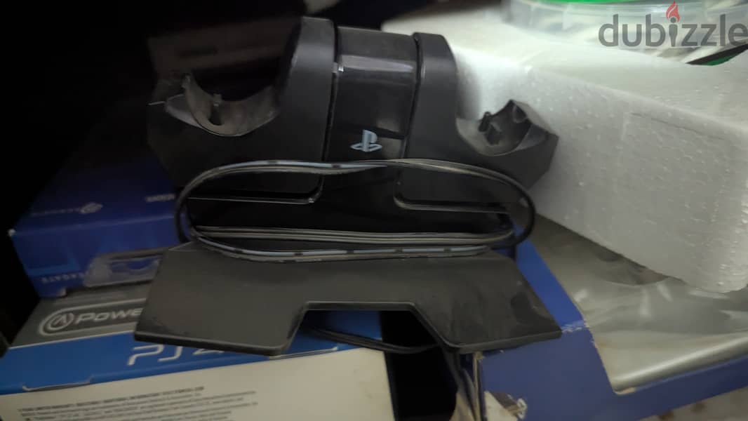 Playstation 4 pro and all original accessories 0