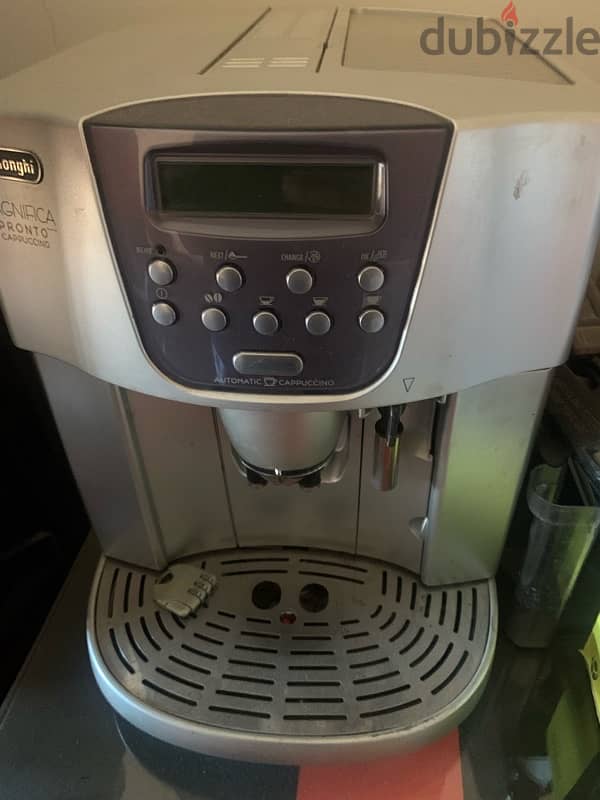 used De'Longhi Magnifica coffee Machine 6