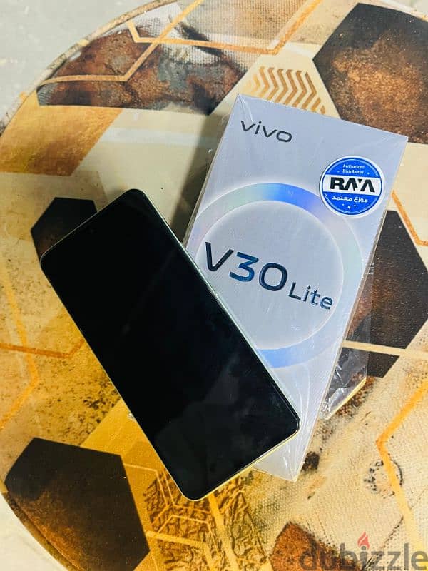 Vivo V30 Lite 4