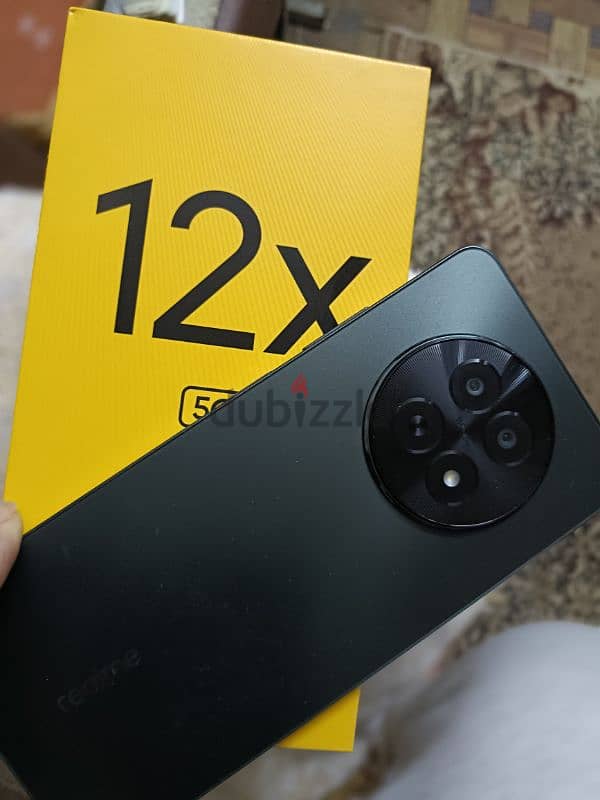 موبيل realme 12x كسر زيرو بجميع مشتملاته استخدام شهر 0