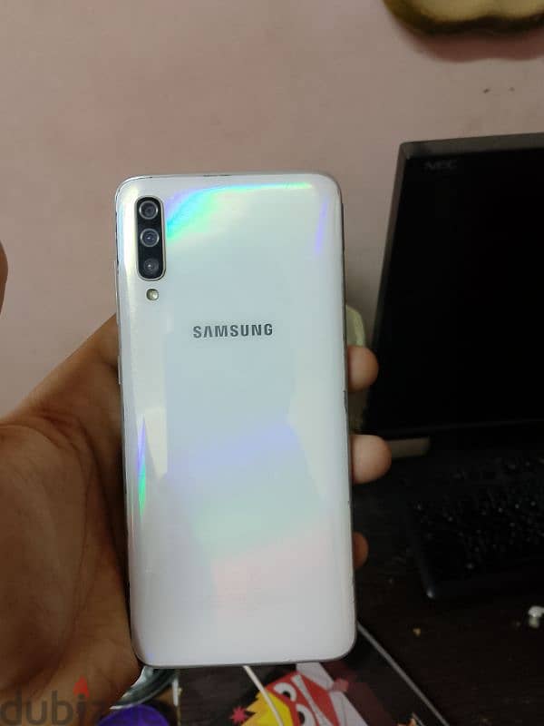 Samsung a70 3